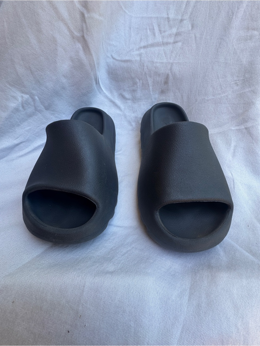 Yeezy Slides comfort Minimalist Black Slides Men's size9